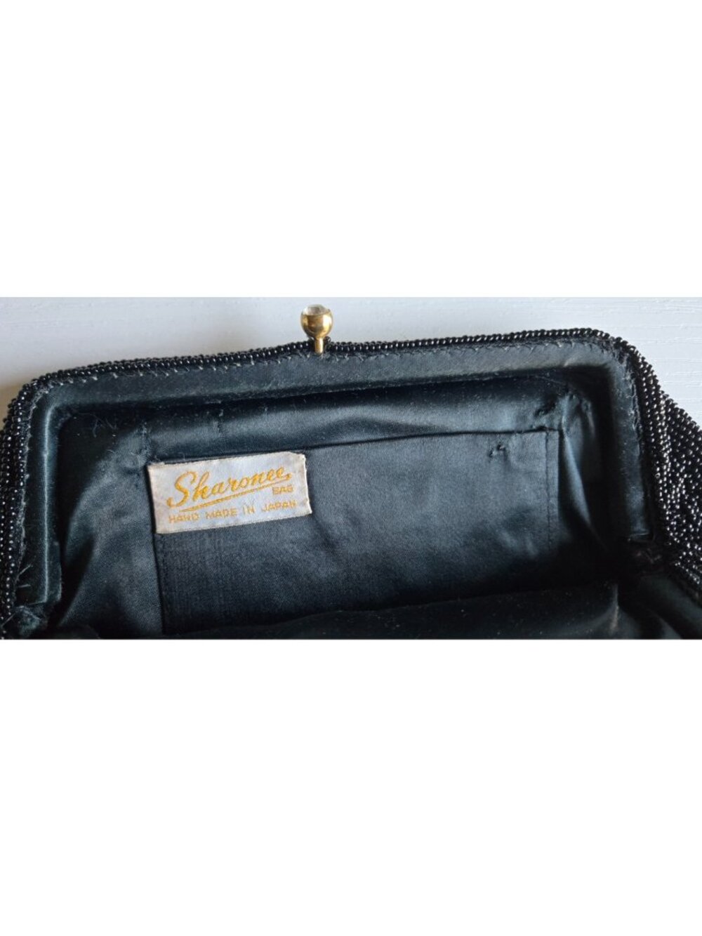 Sharonee Black Beaded ~ 9 inch Clutch Purse with Rhinestone Kiss Clasp - Picture 5 of 6